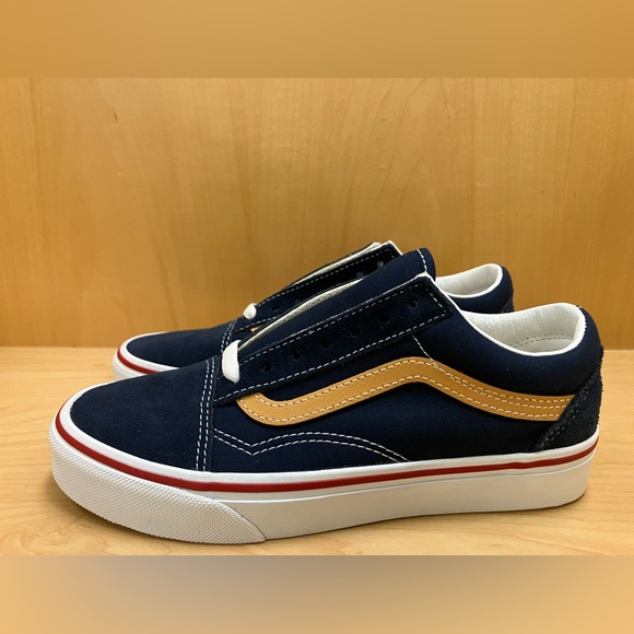 Classic Vans - Picture 2 of 7